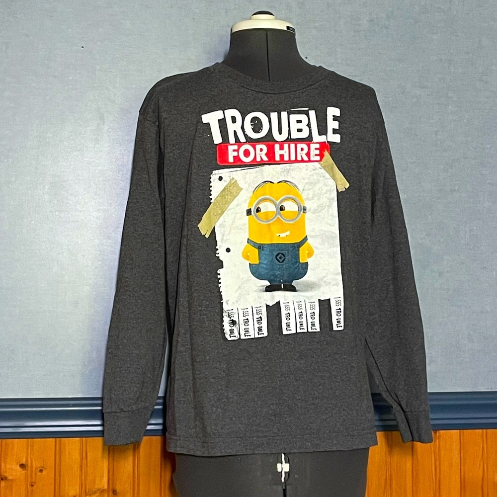 🔥3 for $15 Sale- EUC Minions “trouble for hire” tee